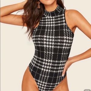 Mock neck houndstooth skinny body suit